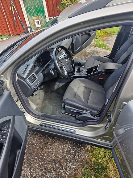 Volvo V70 5 of 7
