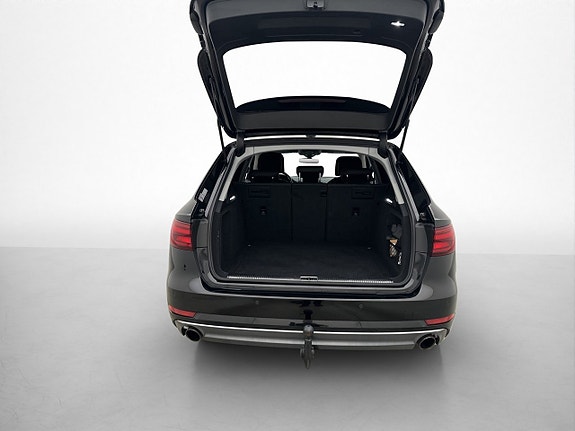 Audi A4 9 of 29