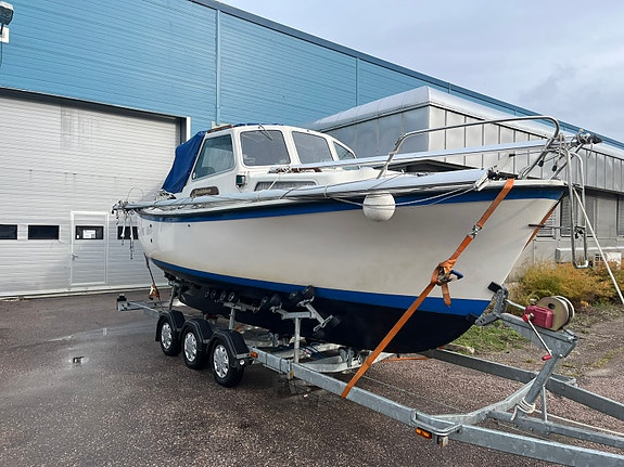 Winga 25 motorseglare med 80-trailer 16 of 16