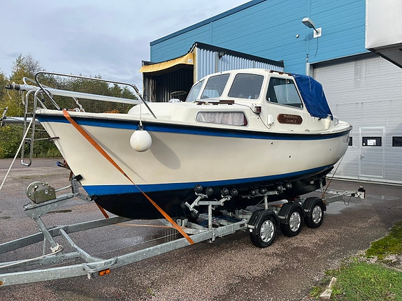 Winga 25 motorseglare med 80-trailer 15 of 16