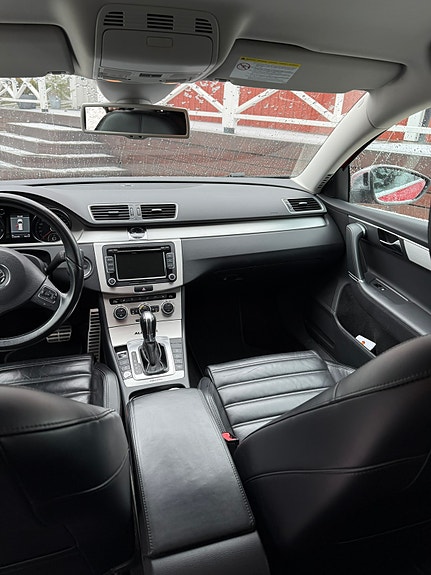 Volkswagen Passat Alltrack 4 of 5