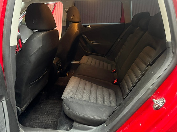 Volkswagen Passat 5 of 6