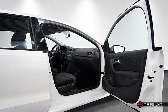 Volkswagen Polo 13 of 21