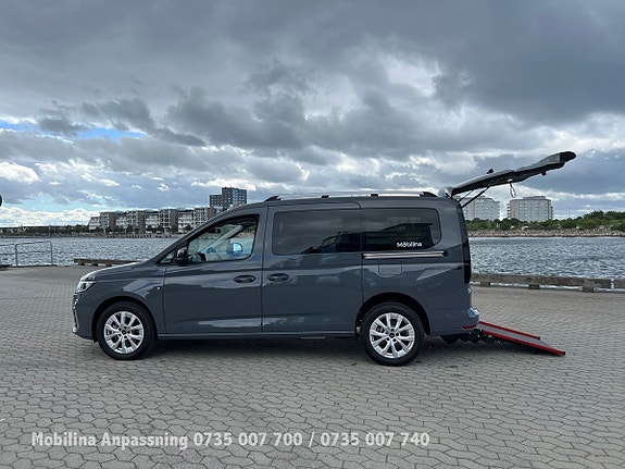Ford Connect Tourneo 5 of 25