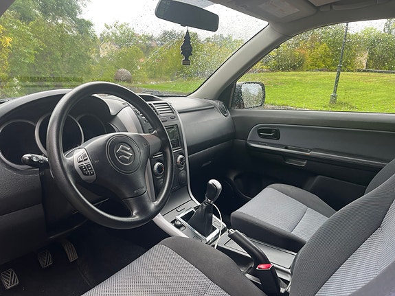 Suzuki Grand Vitara 4 of 7