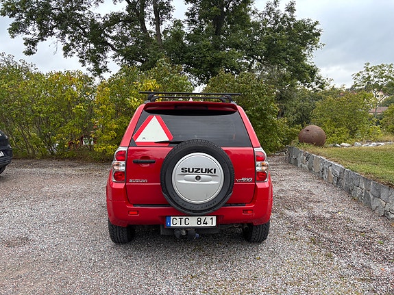 Suzuki Grand Vitara 3 of 7