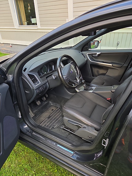 Volvo XC60 5 of 7