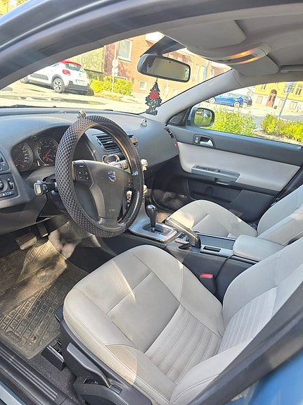Volvo V50 5 of 9