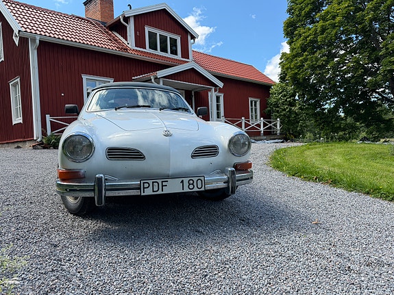 Volkswagen 1600 3 of 5