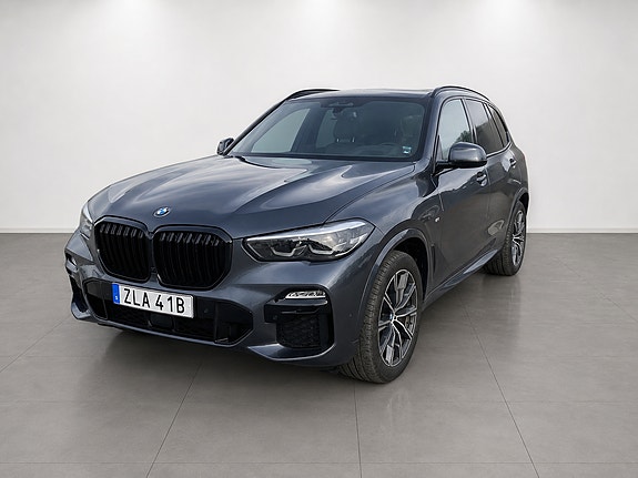 BMW X5 2 of 5