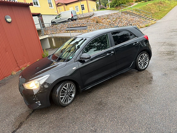 Kia Rio 2 of 9
