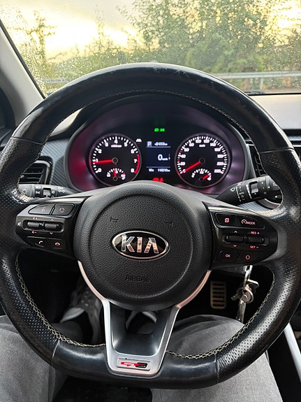 Kia Rio 5 of 9