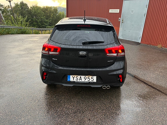 Kia Rio 4 of 9