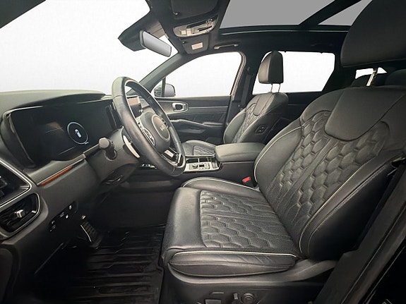 Kia Sorento 16 of 30