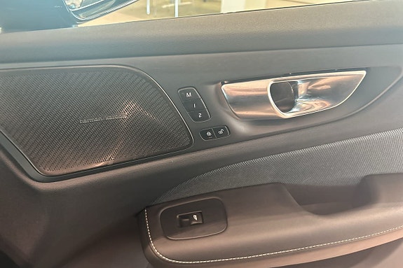 Volvo V60 13 of 30
