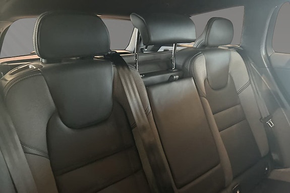 Volvo V60 11 of 30