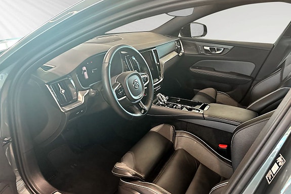 Volvo V60 7 of 30