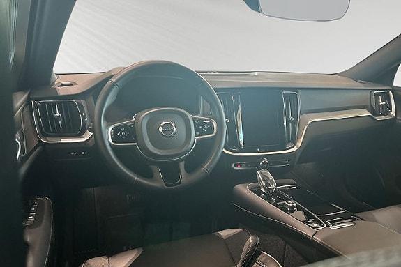 Volvo V60 9 of 30