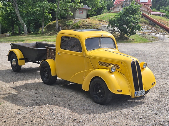 Ford Popular 2 of 3