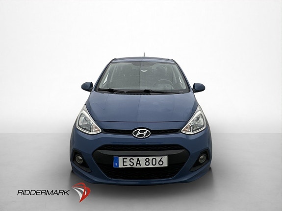Hyundai i10 2 of 24