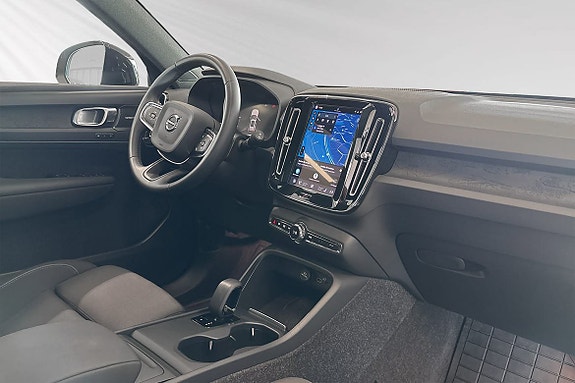 Volvo EX40 10 of 23