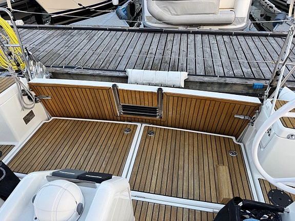 Jeannea Sun Odyssey 440 13 of 30