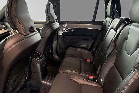 Volvo XC90 8 of 30