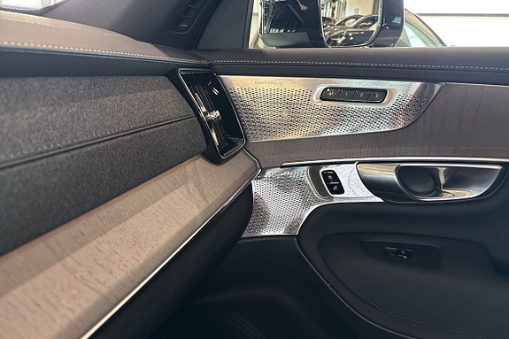 Volvo XC90 25 of 30