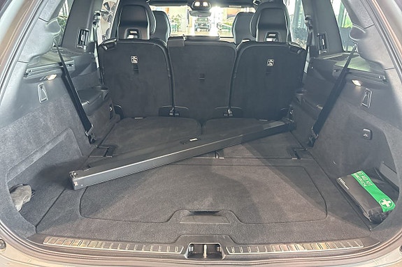 Volvo XC90 13 of 30