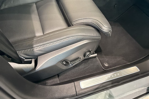 Volvo XC90 22 of 30