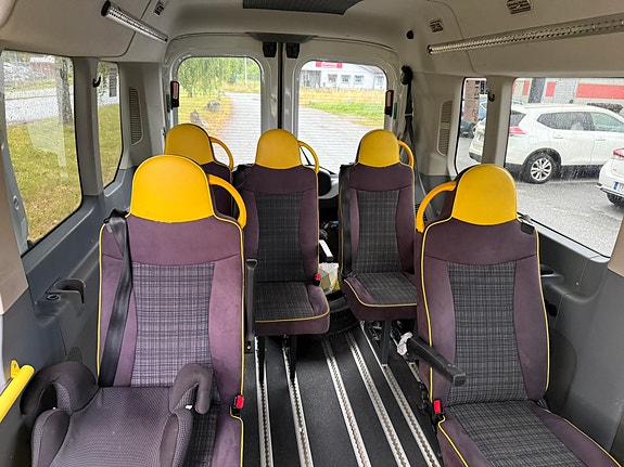 Ford Transit 8 of 9