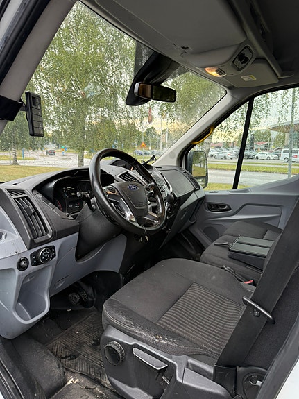 Ford Transit 6 of 9