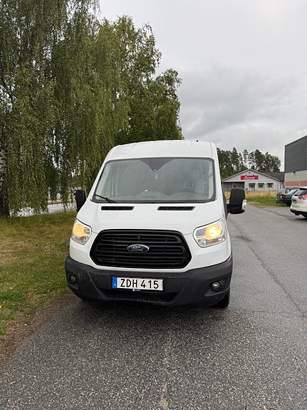 Ford Transit 3 of 9