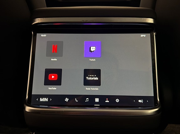 Tesla Model S 27 of 30