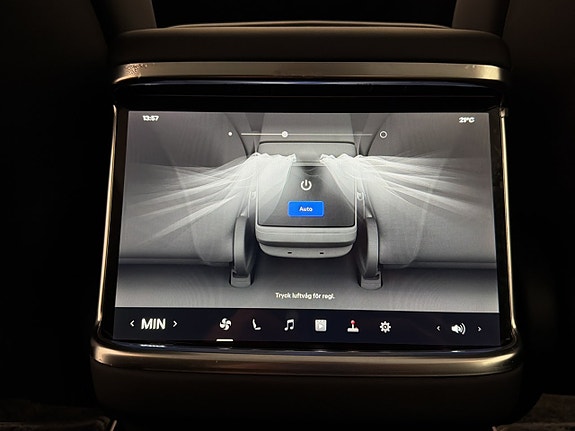 Tesla Model S 25 of 30
