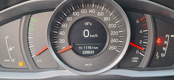 Volvo V70 4 of 5