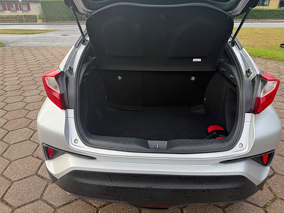 Toyota C-HR 9 of 14
