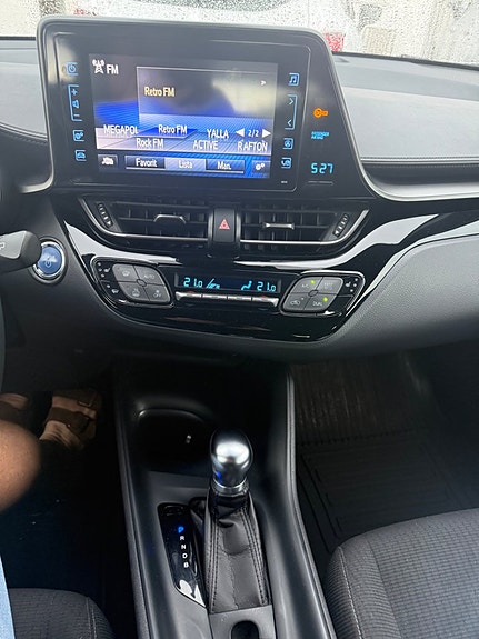 Toyota C-HR 13 of 14