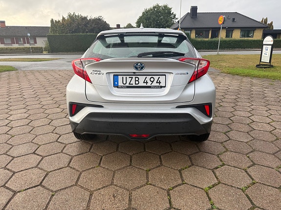 Toyota C-HR 6 of 14