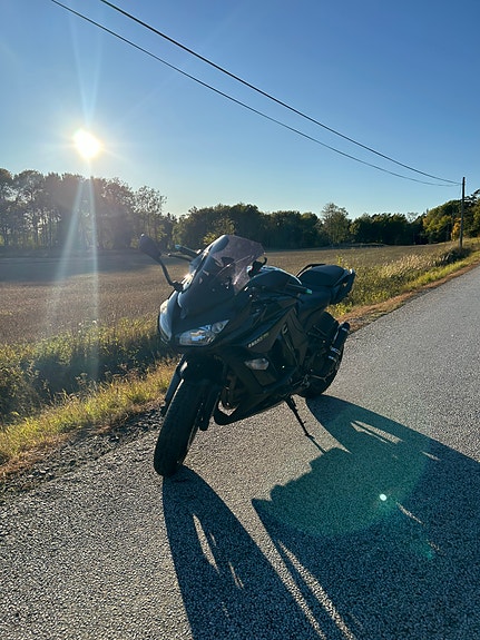 Kawasaki Ninja Z1000SX 3 of 4
