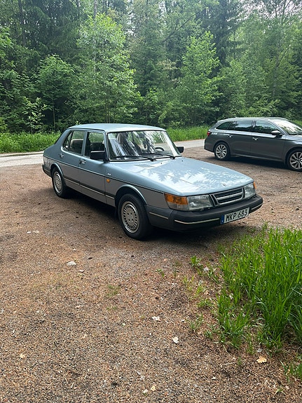 Saab 900 4 of 6