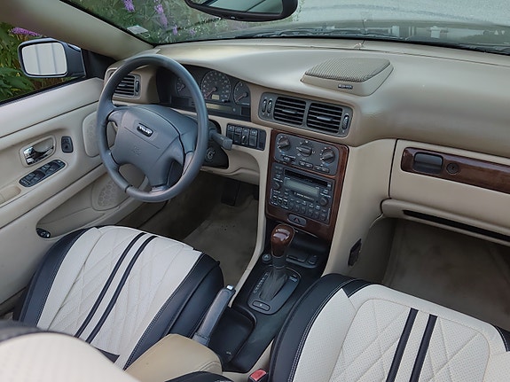 Volvo C70 4 of 6