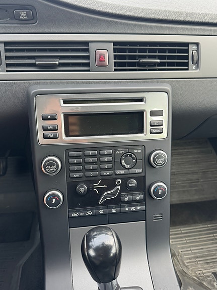 Volvo V70 5 of 7
