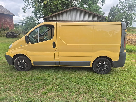 Renault Trafic 4 of 7