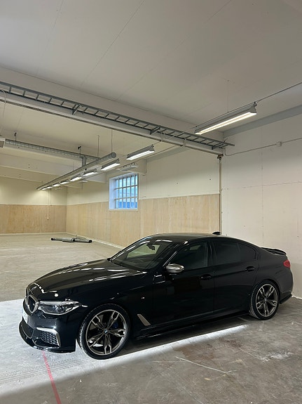 BMW M550i 5 of 14