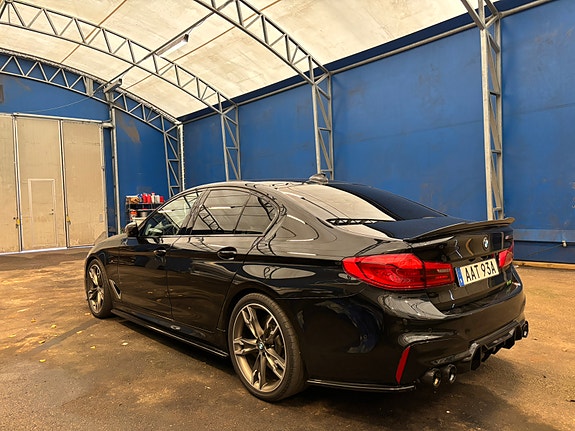 BMW M550i
