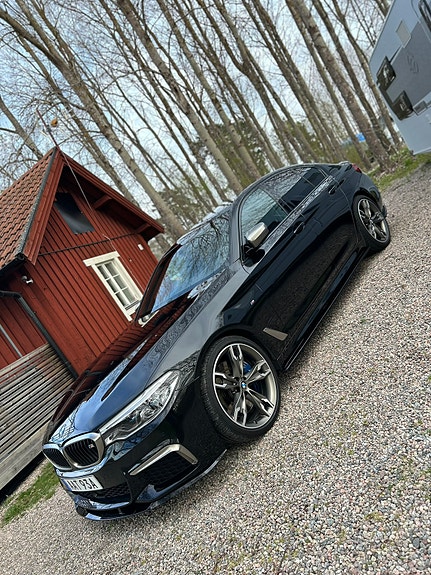 BMW M550i 3 of 14
