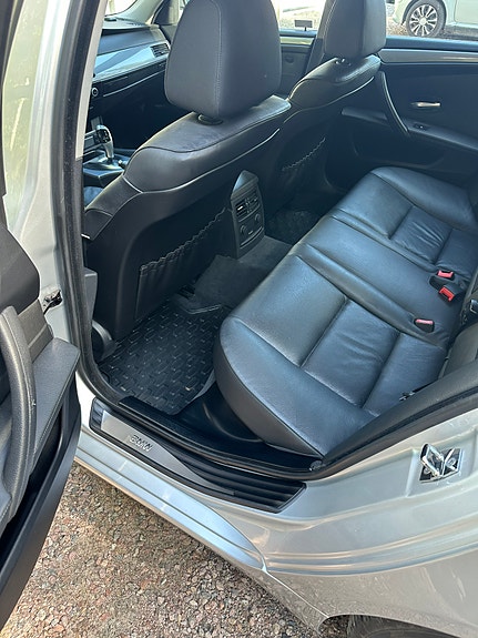 BMW 523i 6 of 8
