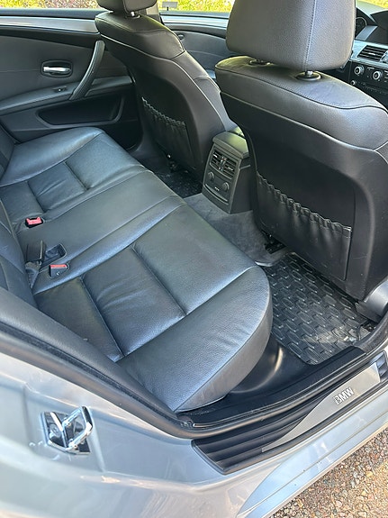 BMW 523i 8 of 8