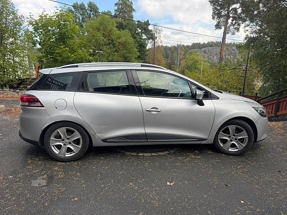 Renault Clio 2 of 6